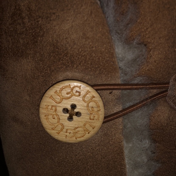 Triple Bailey Button Ugg Boots - Picture 3 of 4